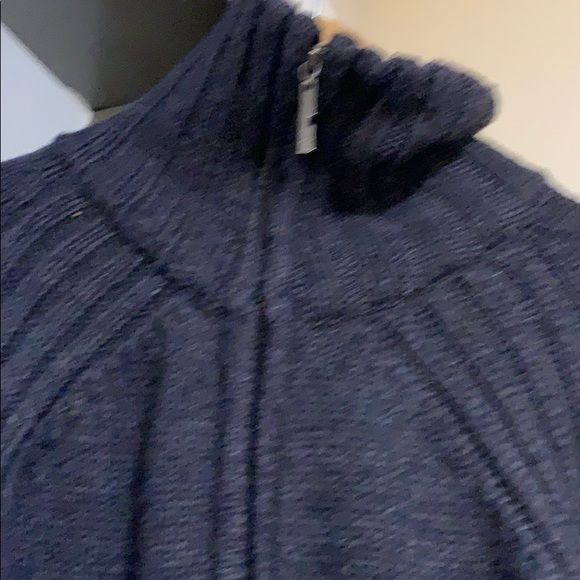 Heavy sweater - Picture 2 of 2